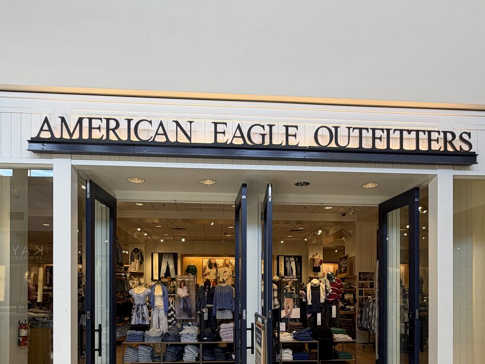 American Eagle storefront