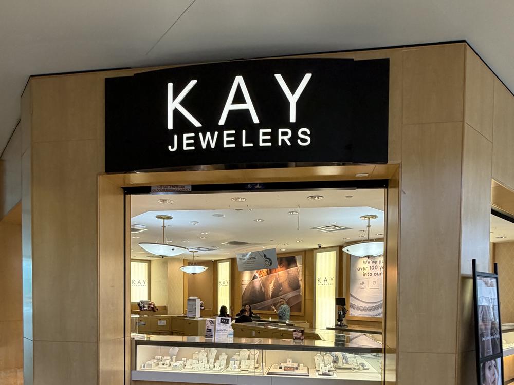Kay Jewelers storefront