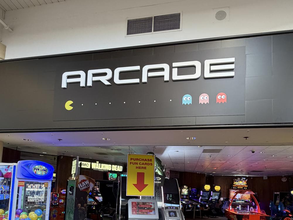 Salem Arcade storefront